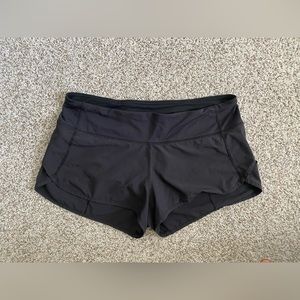 Lululemon Speed Short Low-Rise Lined 2.5" (black, size 8)